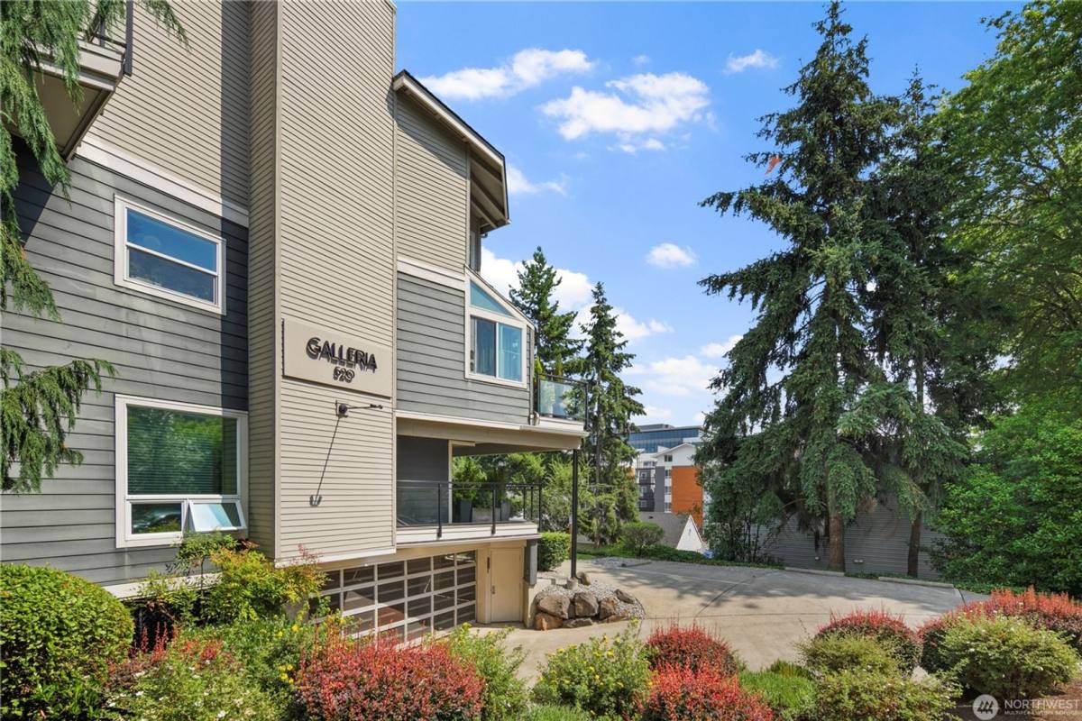 Condo for rent at 520 4th St, Kirkland, WA 98033