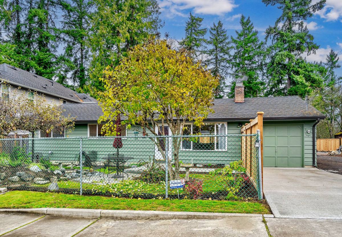 House for rent at 20113 S Danvers Rd, Lynnwood, WA 98036