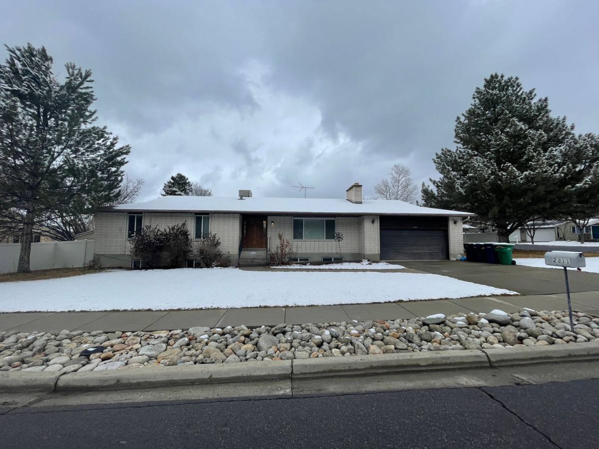 House for rent at 2311 E Snow Mountain Dr, Sandy, UT 84093