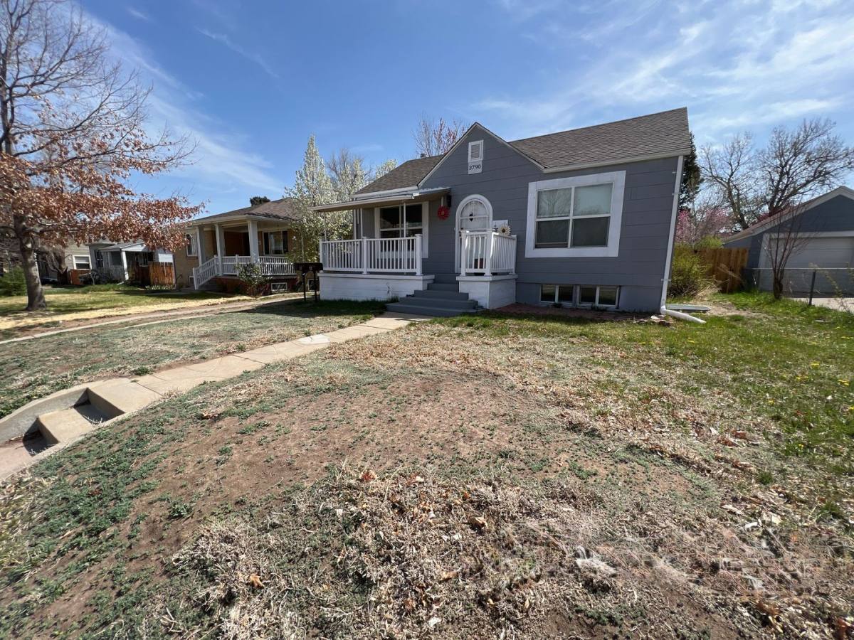 Townhouse for rent at 3790 S Sherman St, Englewood, CO 80113