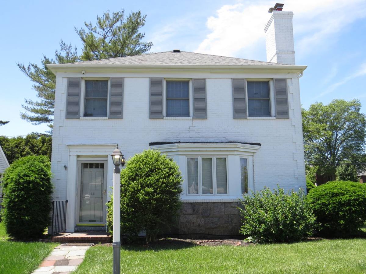 House for rent at 33 Wisteria Ave, Mineola, NY 11501