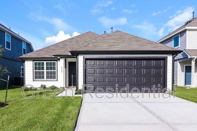 House for rent at 5107 Hector Gustavo Dr, Rosharon, TX 77583