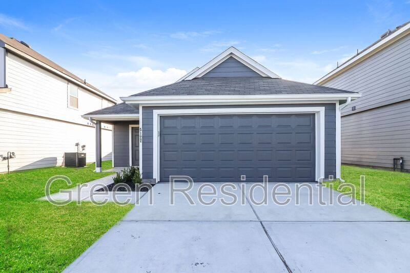 House for rent at 5122 Hector Gustavo Dr, Rosharon, TX 77583