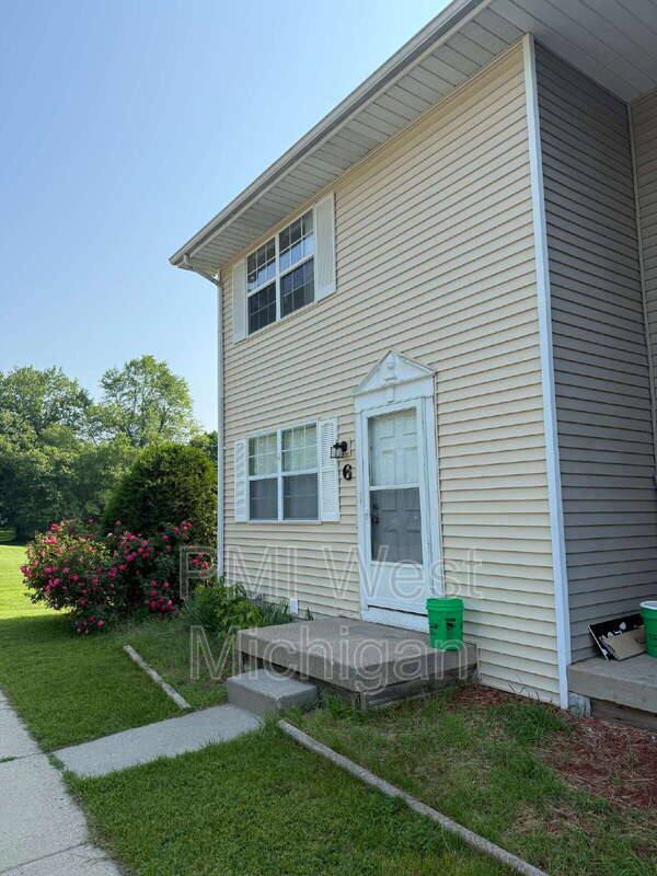 Townhouse for rent at 4256 Bond St #4, Holt, MI 48842