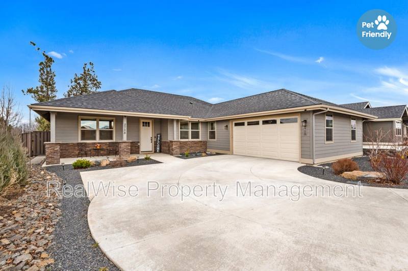 House for rent at 2758 NW 23rd Lp, Redmond, OR 97756