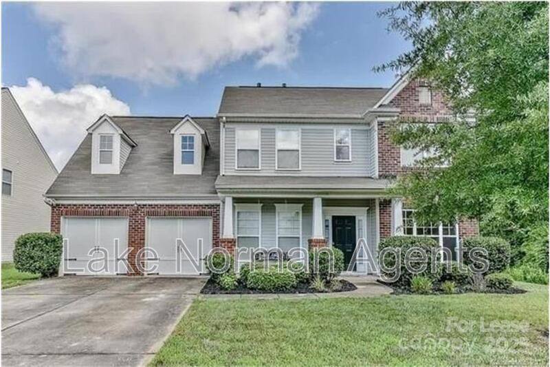 House for rent at 3111 Gloxinia Rd, Charlotte, NC 28215