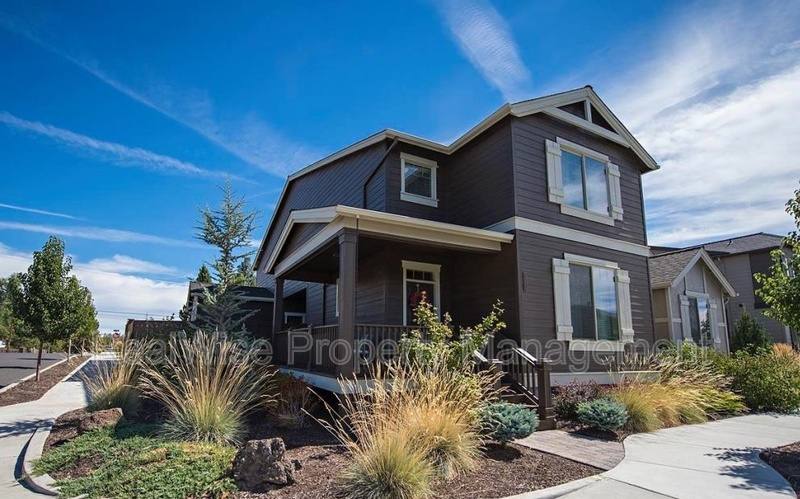 House for rent at 3318 SW 28th St, Redmond, OR 97756