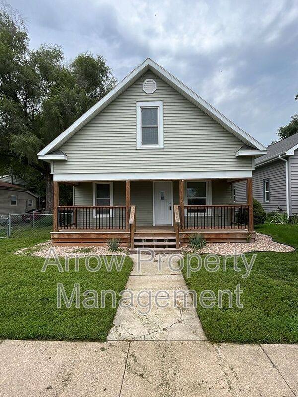 House for rent at 3032 Y St, Lincoln, NE 68503