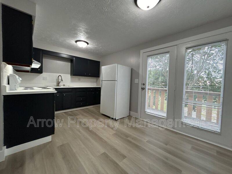 Apartment for rent at 212 Park Ave #6, Maryville, MO 64468