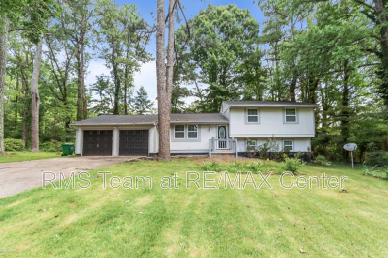House for rent at 5136 Rock Glen Dr, Stone Mountain, GA 30088