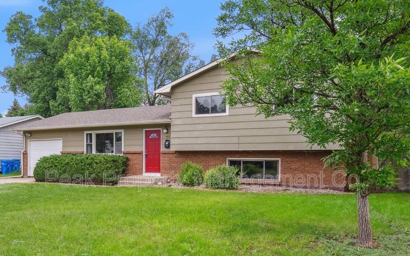 House for rent at 1512 Brentwood Dr, Fort Collins, CO 80521