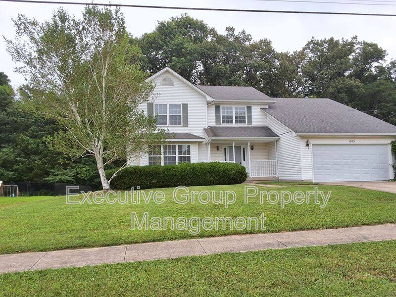 House for rent at 1925 Lakewood Dr, Elizabethtown, KY 42701