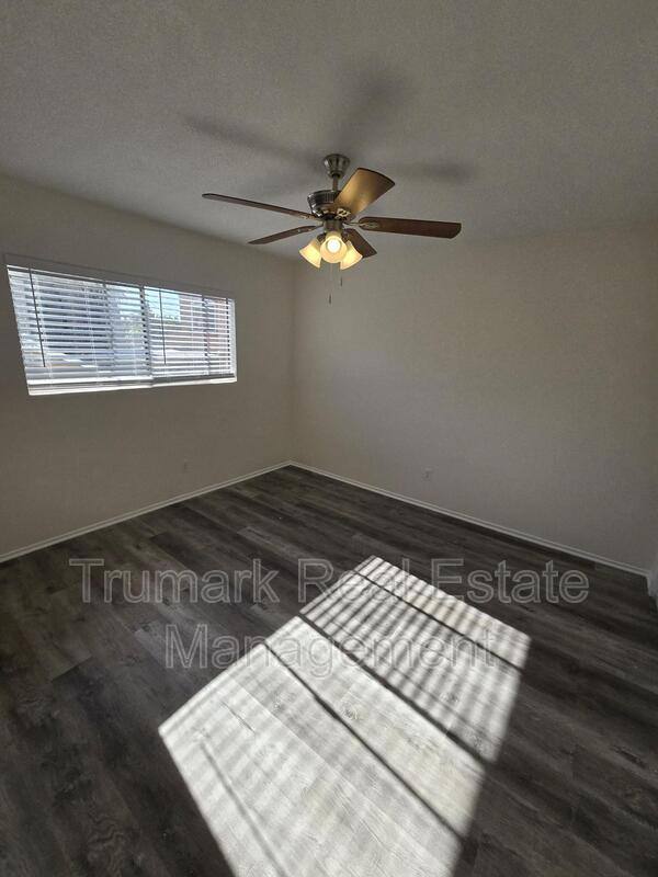Apartment for rent at 1121 E Palmer Ave #4, Glendale, CA 91205