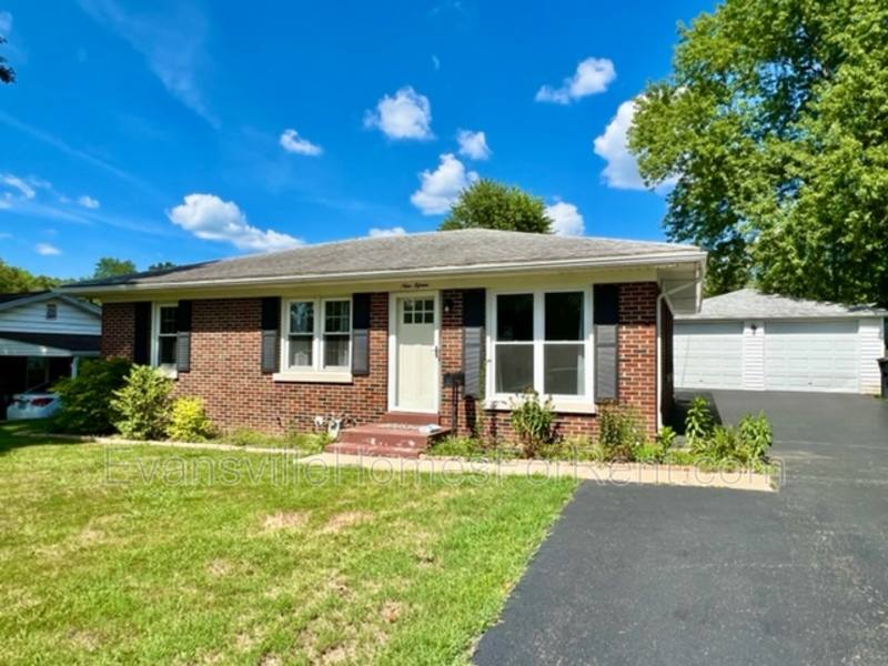 Apartment for rent at 915 N Helfrich Ave, Evansville, IN 47720
