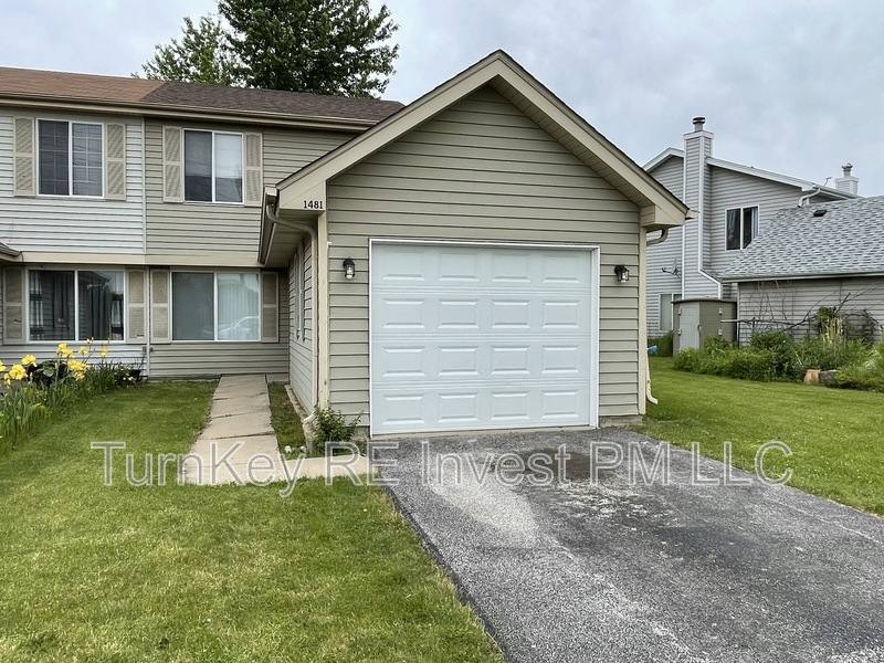 Apartment for rent at 1481 Andover Dr #1, Aurora, IL 60504