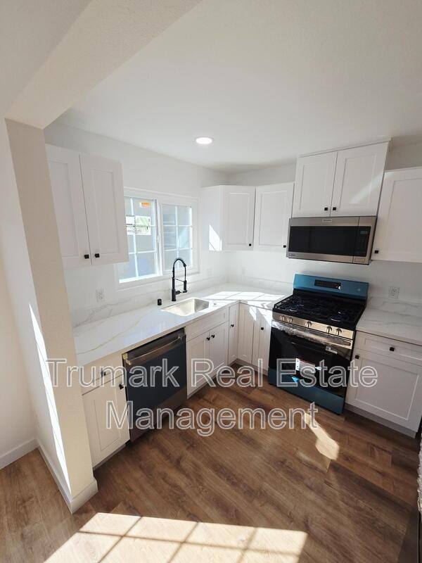 Apartment for rent at 938 W Glenoaks Blvd #5, Glendale, CA 91202
