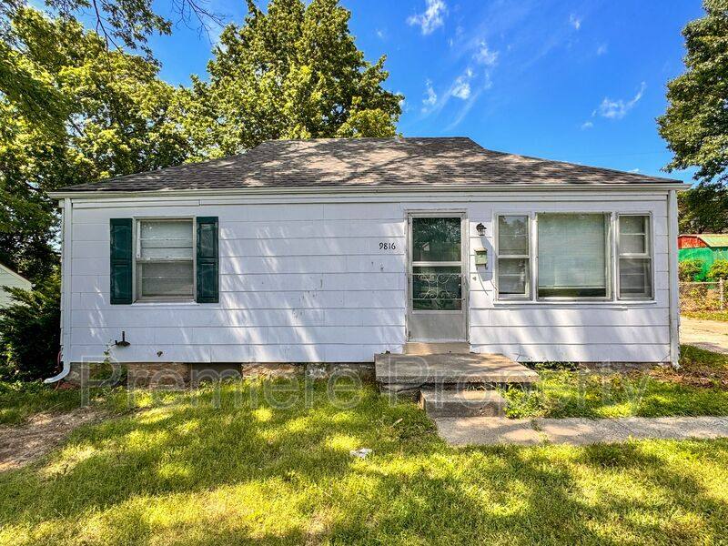 House for rent at 9816 E 60th Terrace, Kansas City, MO 64133