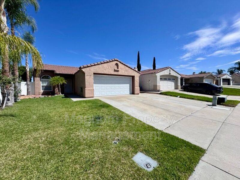 House for rent at 32418 Enriqueta Circle, Temecula, CA 92592