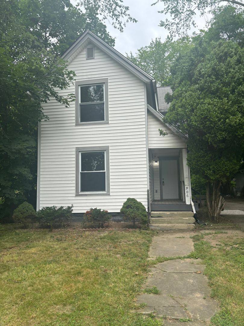 House for rent at 906 W 22nd St, Lorain, OH 44052