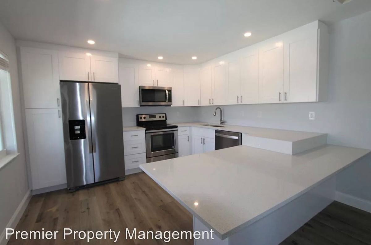 Condo for rent at 2102 Alamanda Dr, Naples, FL 34102