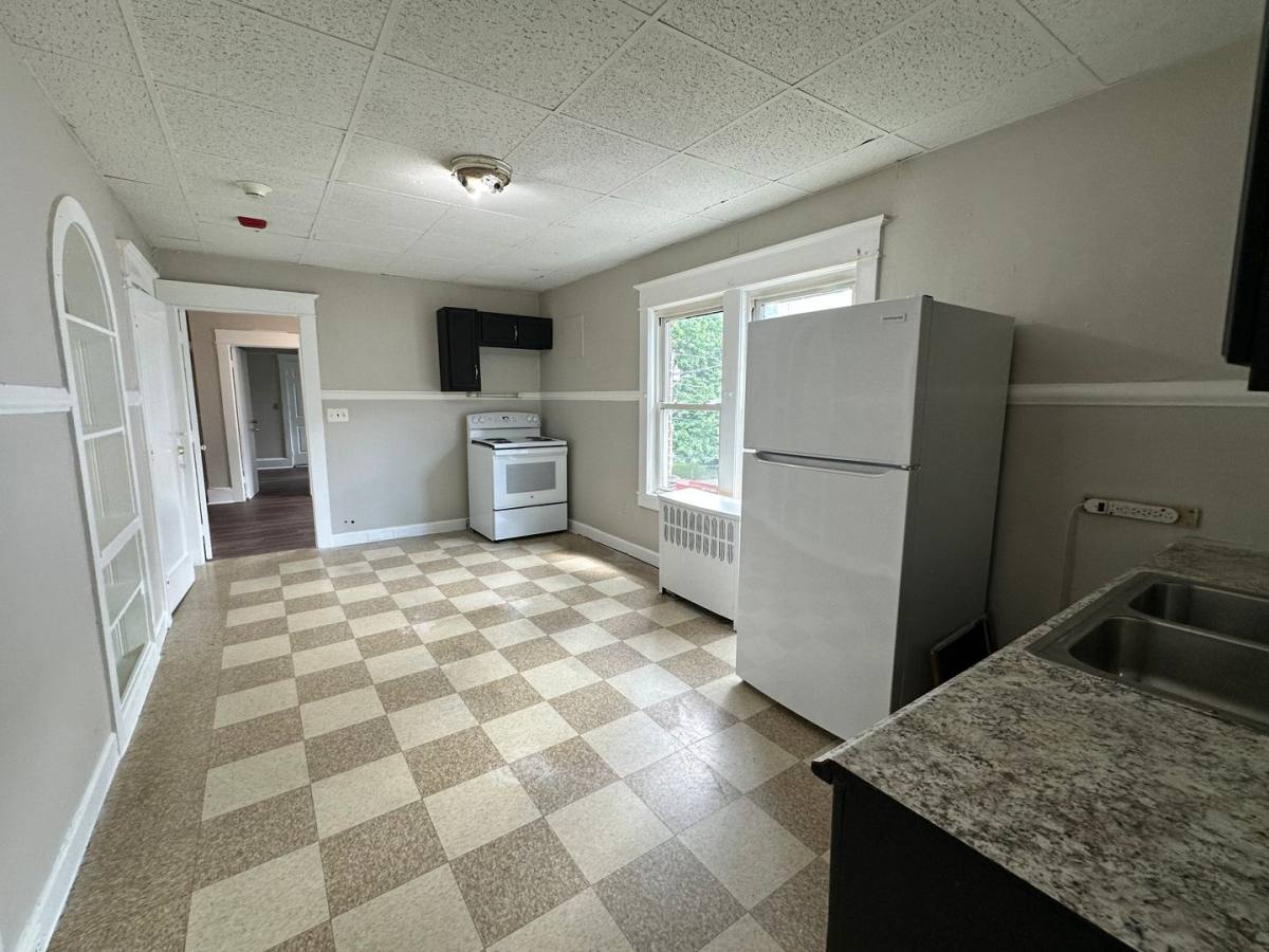 Apartment for rent at 63 W St, Holyoke, MA 01040