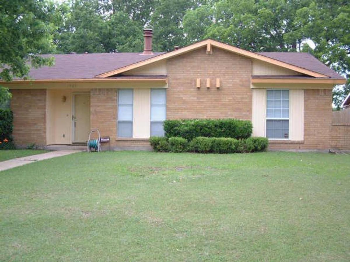 House for rent at 1925 Bosque, Garland, TX 75040