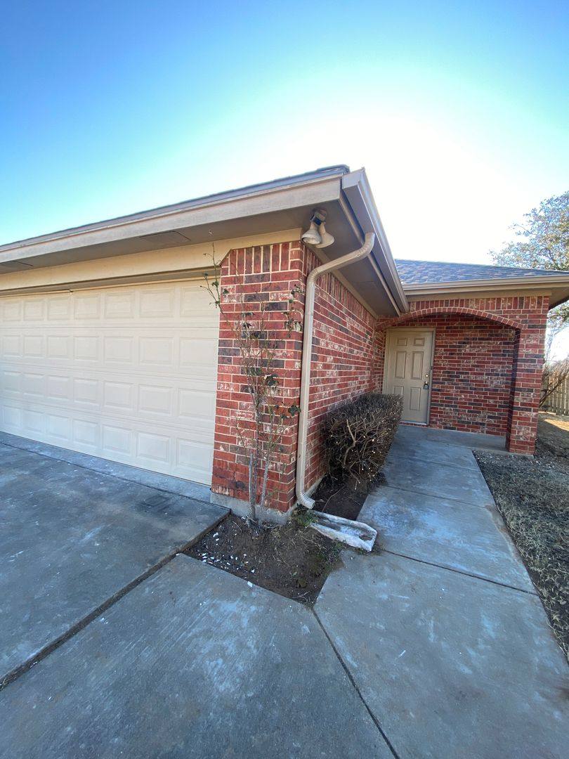 Apartment for rent at 1505 Karen Court, Cleburne, TX 76033