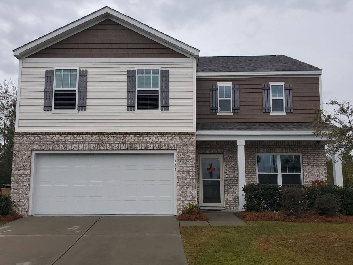 House for rent at 654 Hogan Dr, Richmond Hill, GA 31324