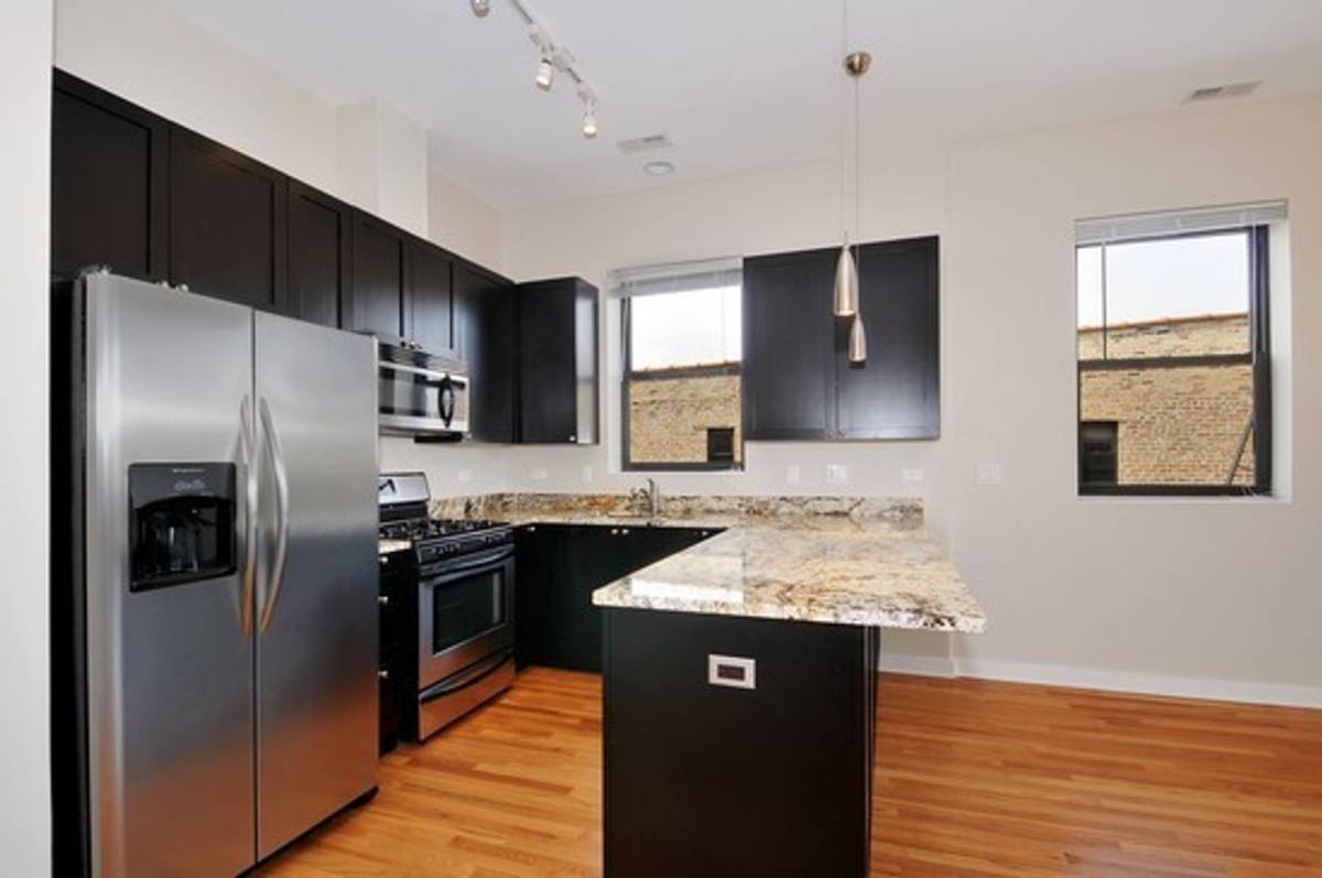 Apartment for rent at 2147 W Evergreen Ave, Chicago, IL 60622