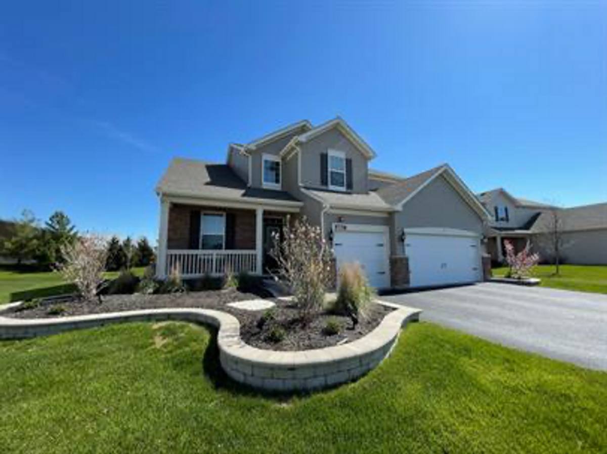 House for rent at 5776 Chatham Dr, Hoffman Estates, IL 60192