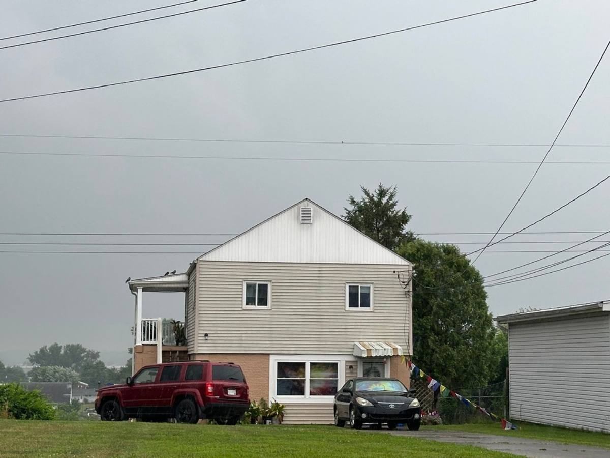 Apartment for rent at 912 21st St, Vienna, WV 26105