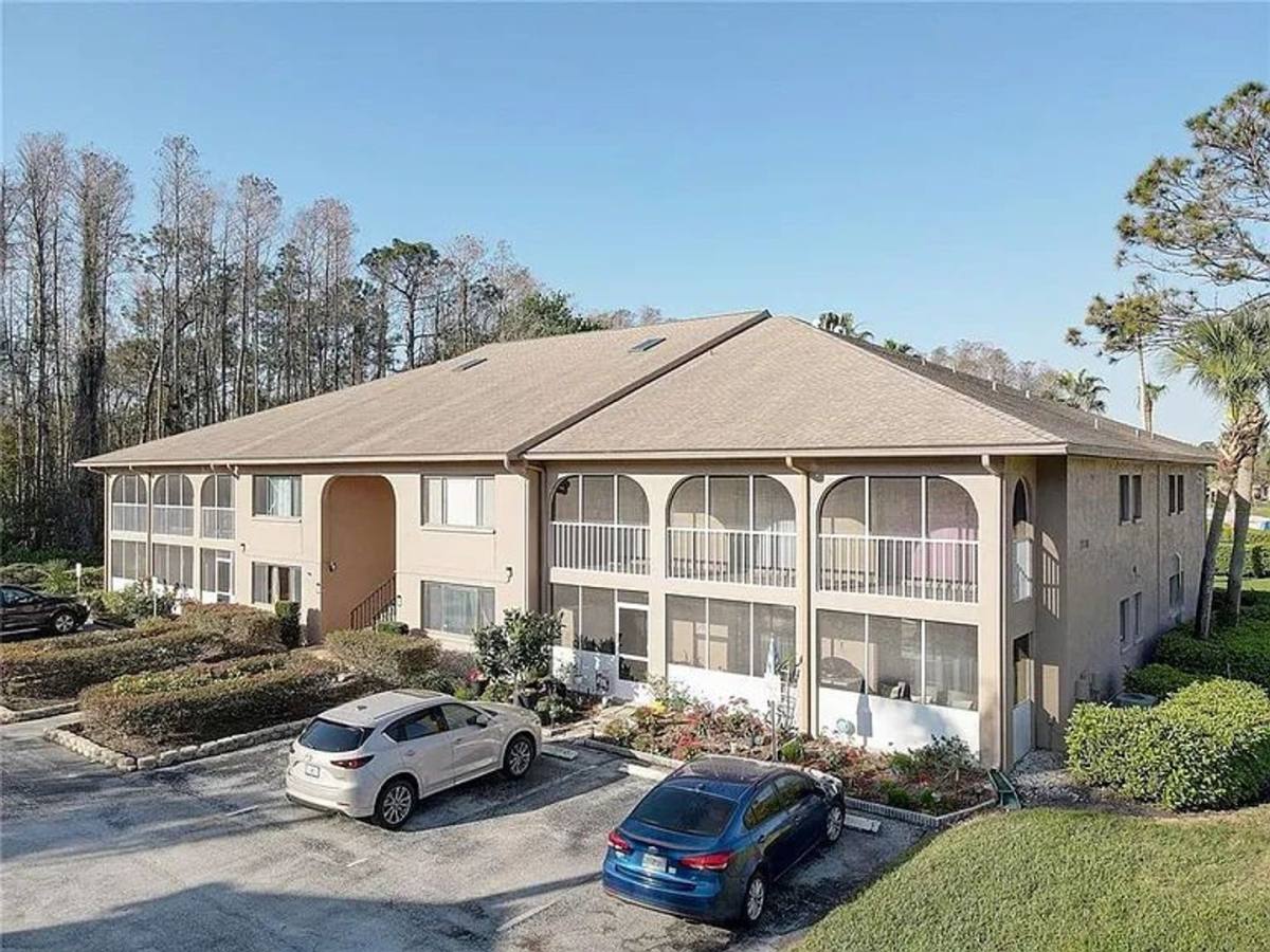 Apartment for rent at 3200 Charter Club Dr, Tarpon Springs, FL 34688