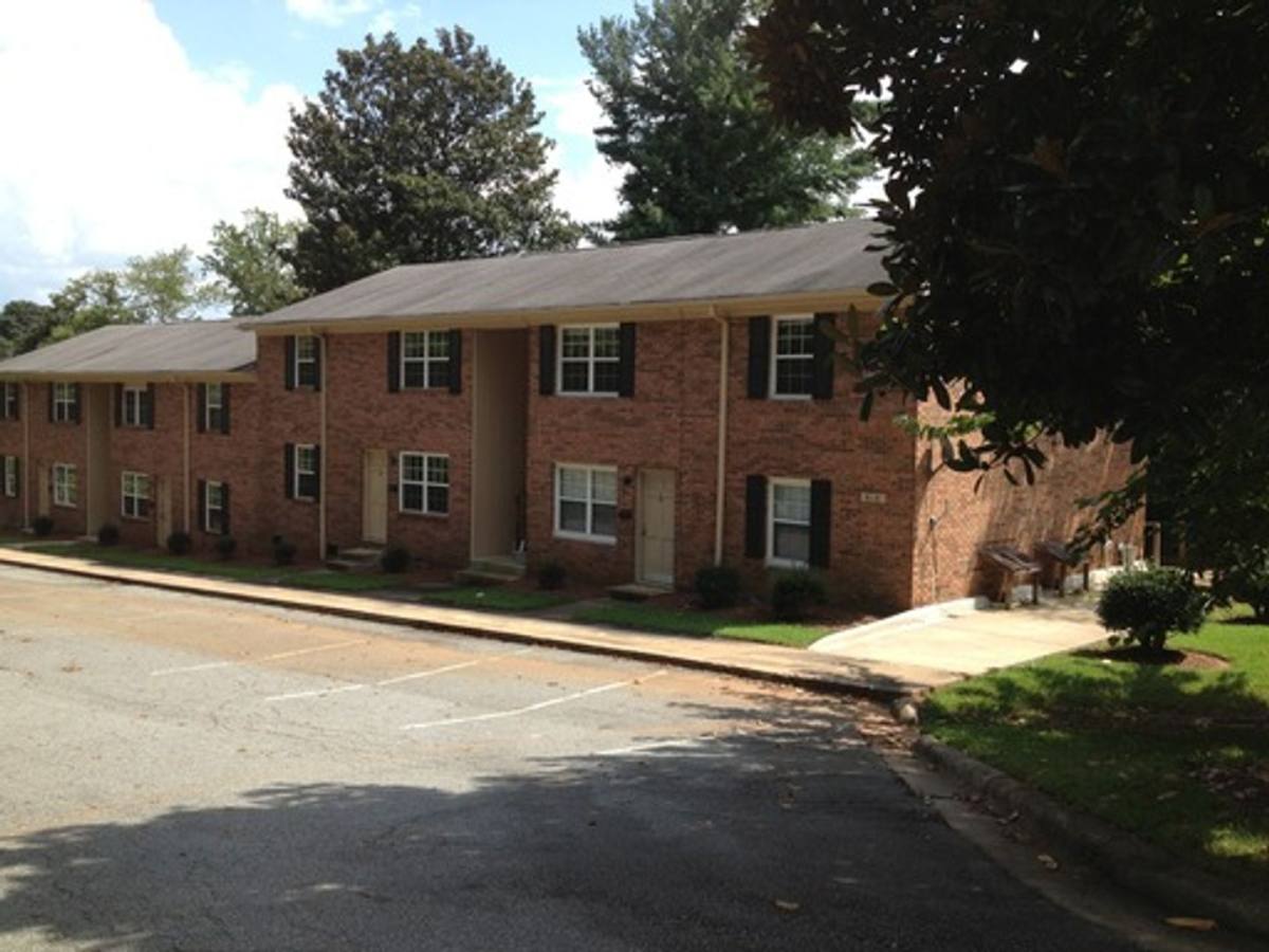 Apartment for rent at 612 Davie Ave, Statesville, NC 28677