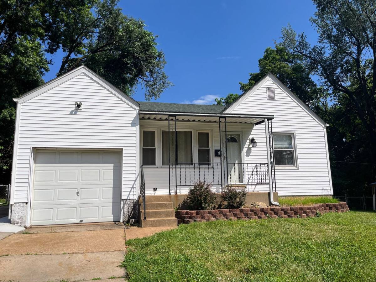 House for rent at 7 Francis Court, Saint Louis, MO 63114