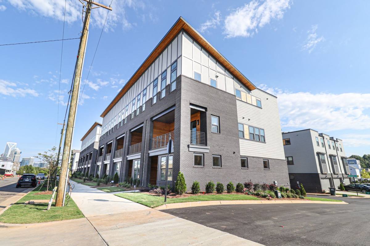 Townhouse for rent at 2027 Isom St, Charlotte, NC 28208