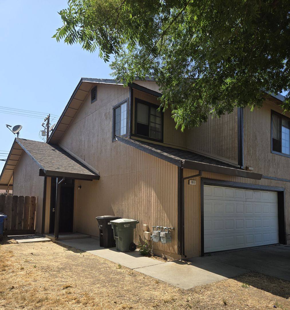 Townhouse for rent at 1911 Glen Ridge Dr, Ceres, CA 95307