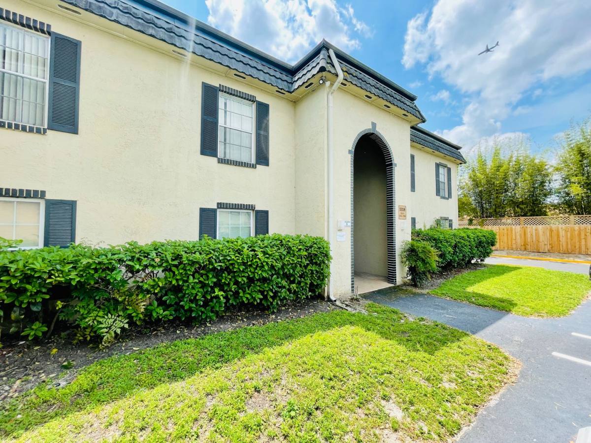 Apartment for rent at 5218 Curry Ford Rd #214, Orlando, FL 32812