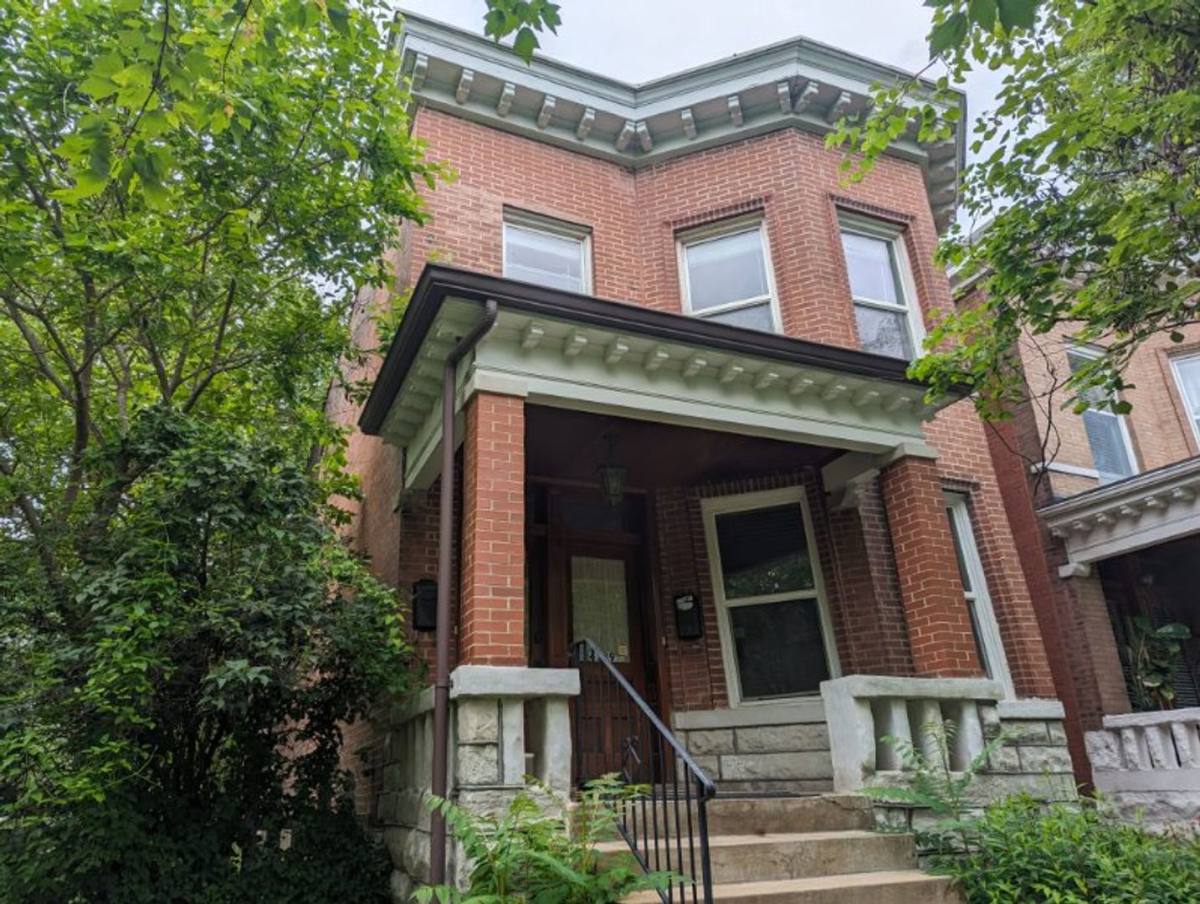 Apartment for rent at 4139 Cleveland Ave, Saint Louis, MO 63110