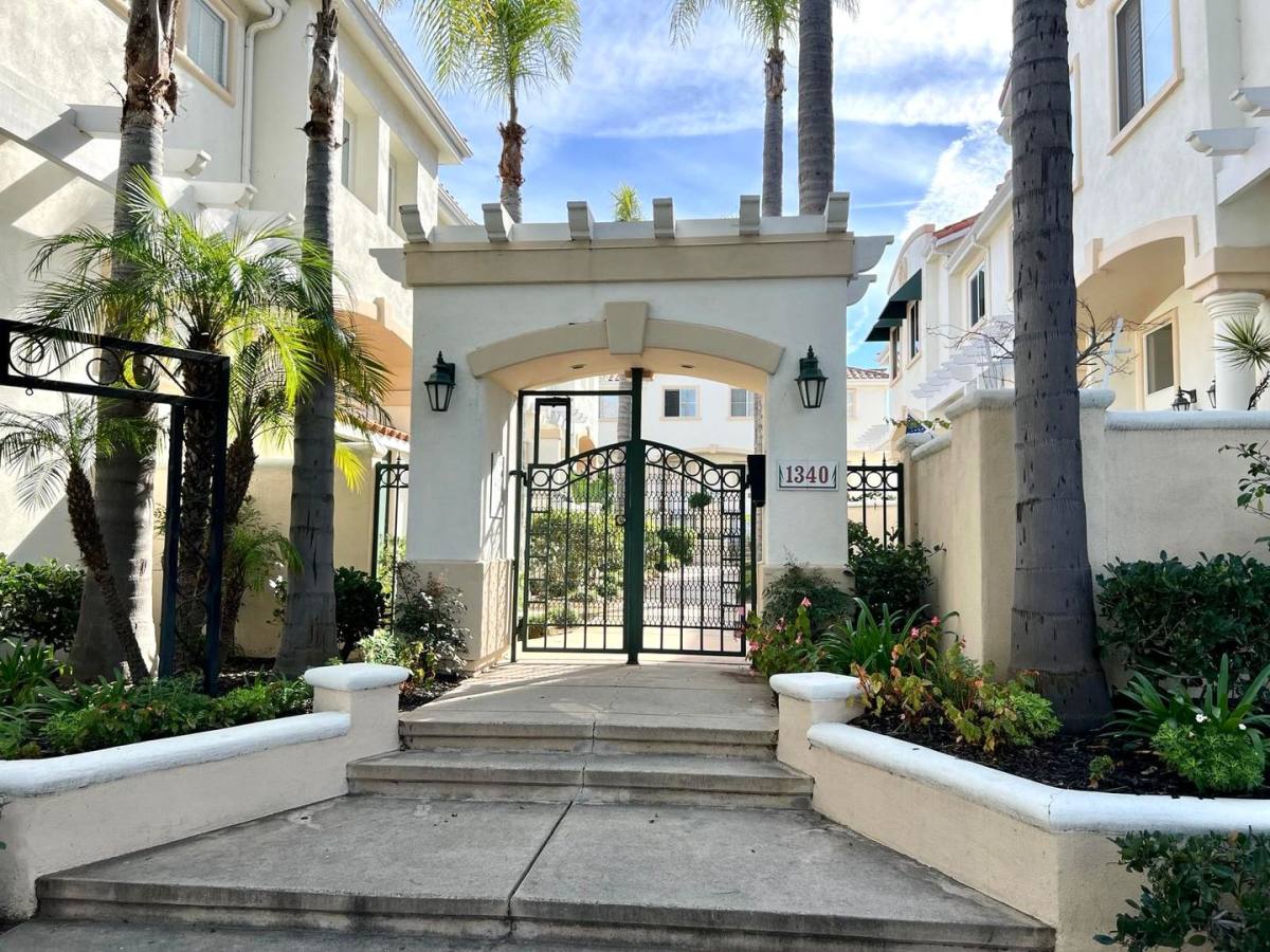 Townhouse for rent at 1340 El Prado Ave, Torrance, CA 90501