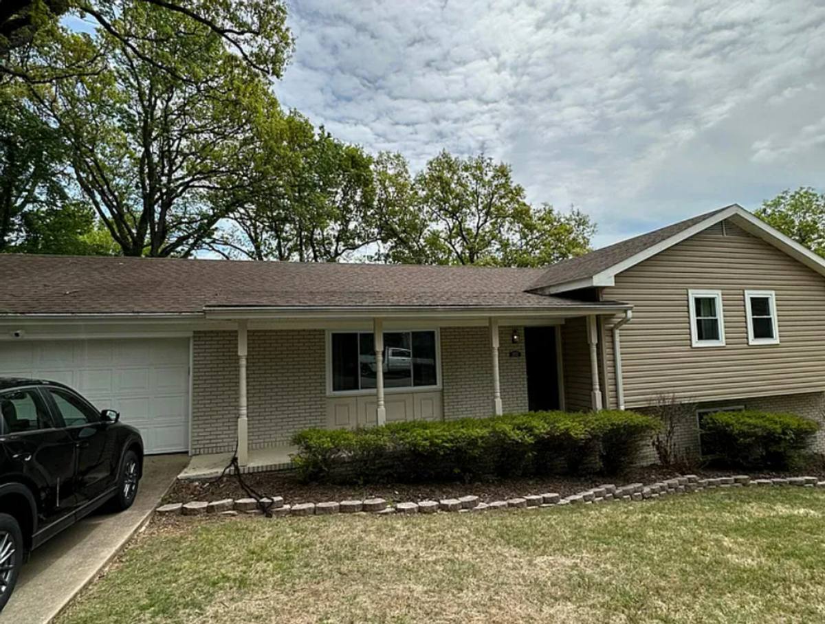 House for rent at 2272 N Briarwood Lane, Fayetteville, AR 72703