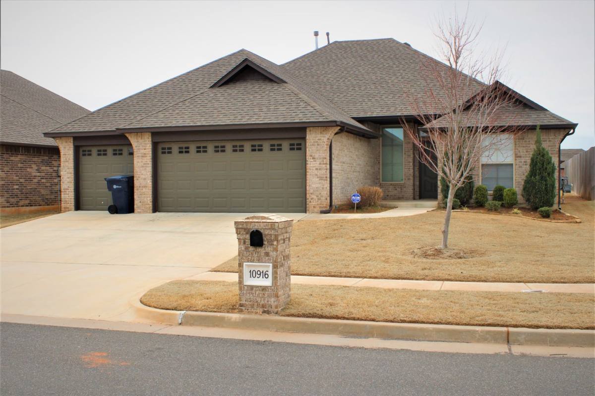 House for rent at 10916 SW 32nd Terrace, Yukon, OK 73099