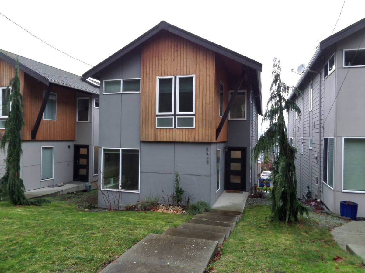 Townhouse for rent at 5927 19th Ave S, Seattle, WA 98108