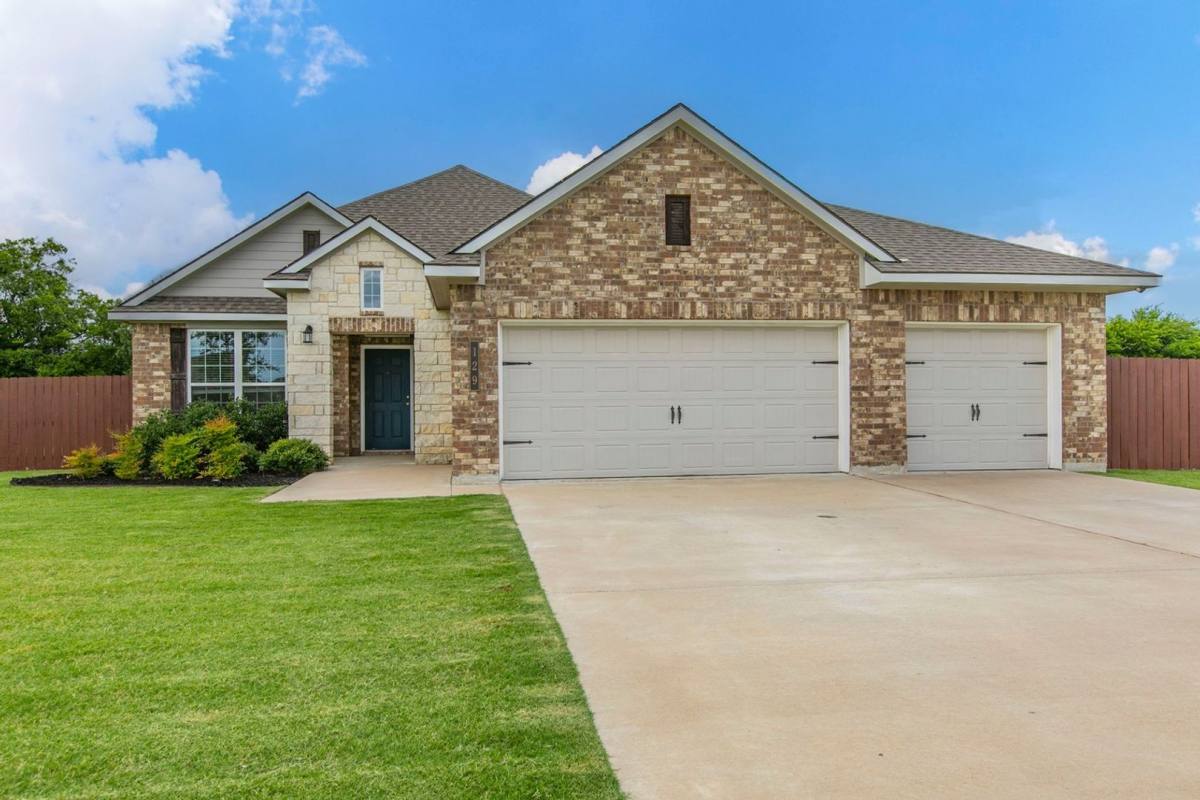 House for rent at 129 Cara Circle, Woodway, TX 76712