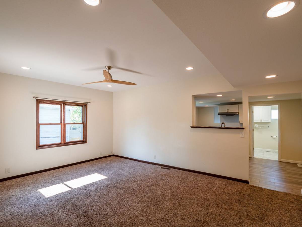 Apartment for rent at 966 11th St, Marion, IA 52302