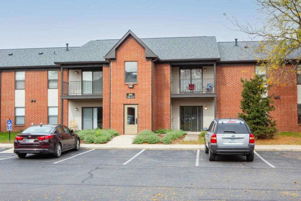 Apartment for rent at 411 Rosewoode Dr, Mishawaka, IN 46544