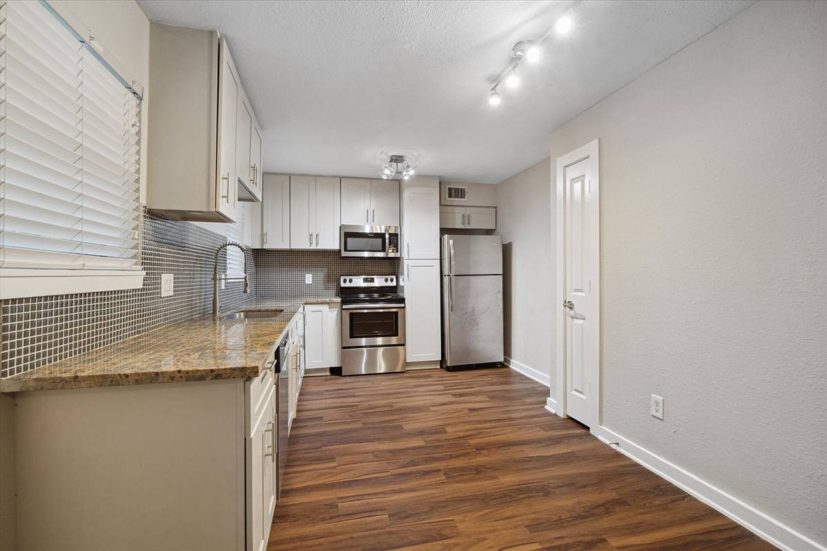 Apartment for rent at 524 Heights Blvd, Houston, TX 77007