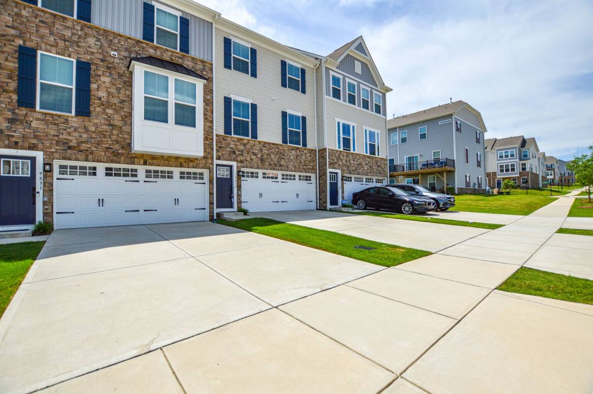 Townhouse for rent at 9833 Oaklawn Blvd NW, Huntersville, NC 28078