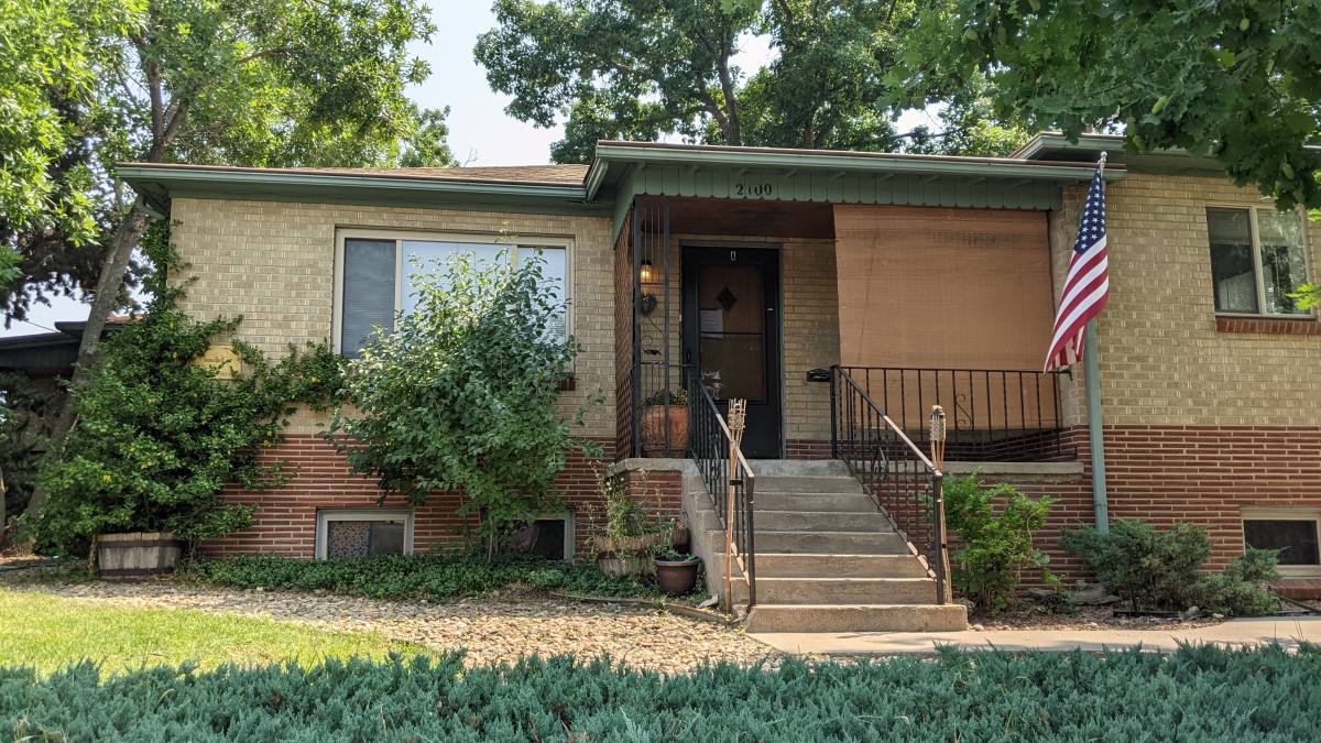 Apartment for rent at 302 E Evans Ave, Denver, CO 80210