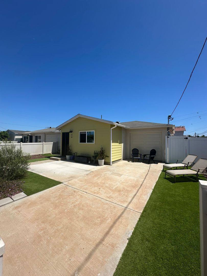 Apartment for rent at 906 Emory St 931-933 Elm Ave, Imperial Beach, CA 91932