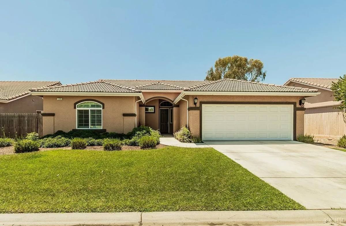 House for rent at 1206 Paradise Loop, Lemoore, CA 93245